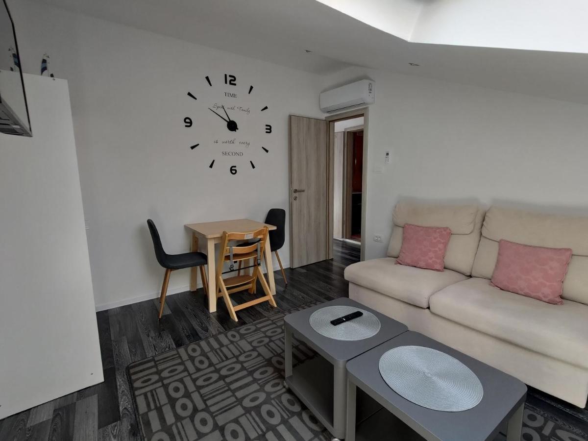 Apartment Juliet Izola Bagian luar foto
